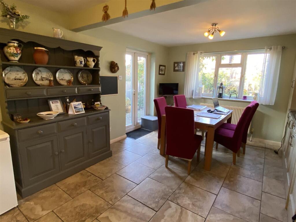 West Ridge, Bourne End photo 4