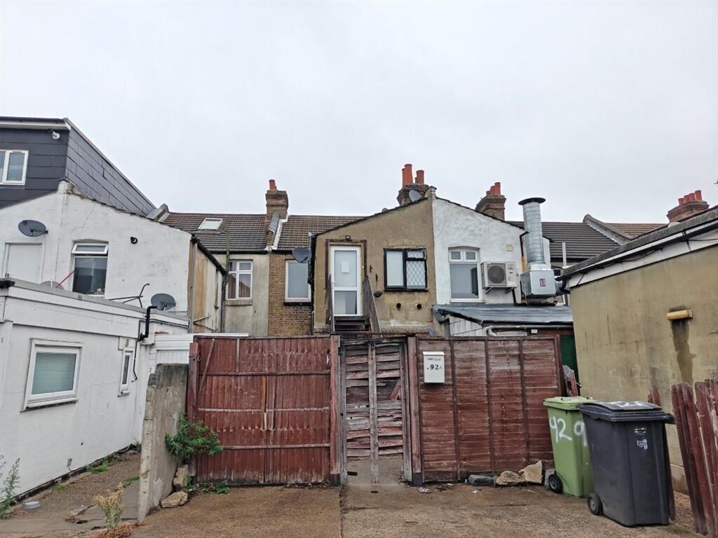 Apartment in Kingston upon Thames - More