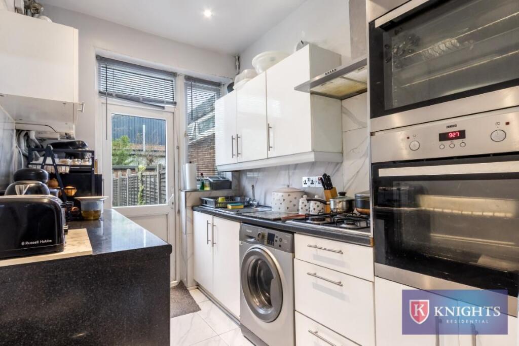 House in London - View 3