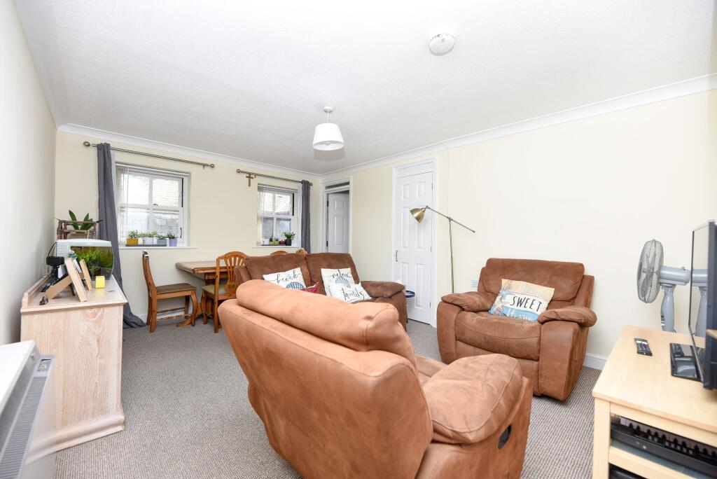 Ambury Road South, Huntingdon, PE29 - View 2