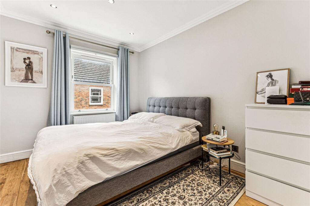 House in London - View 5