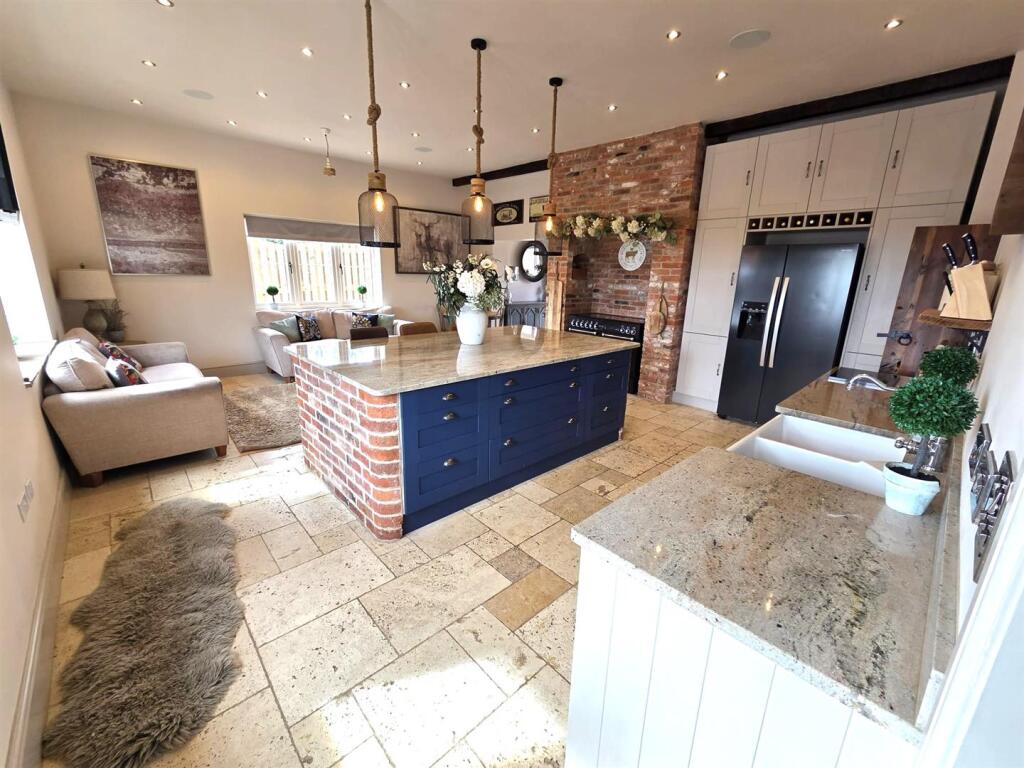 House in Nottingham - View 5