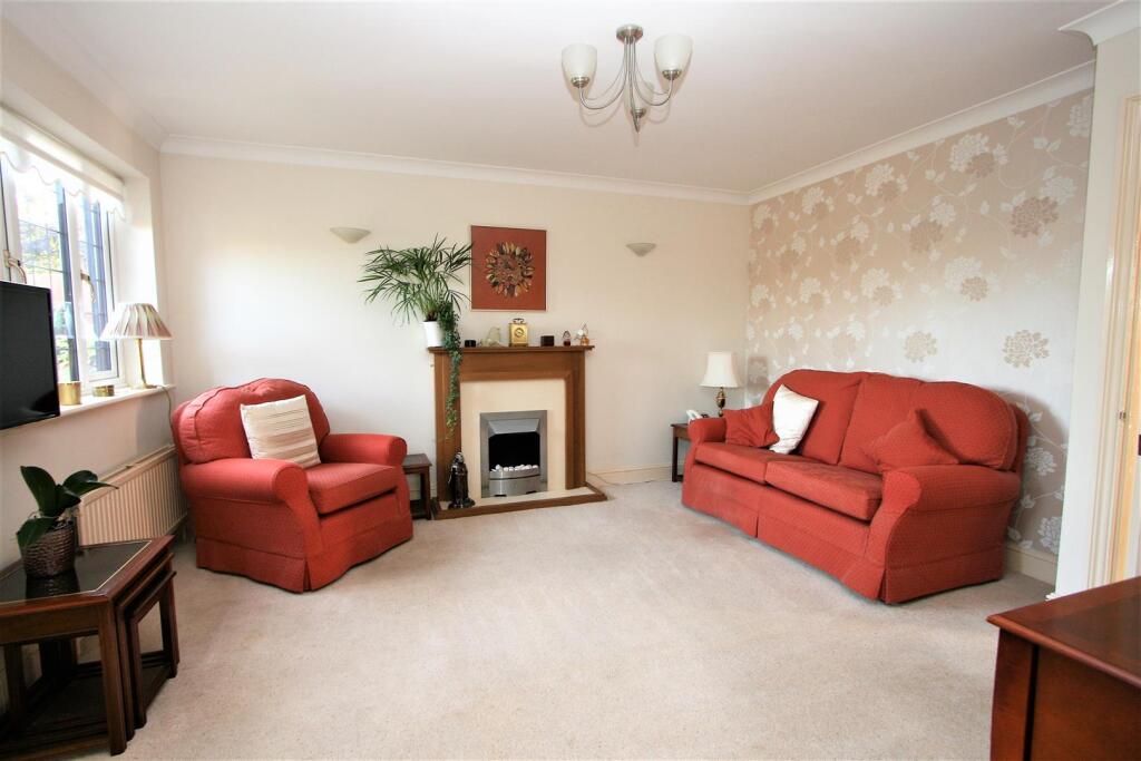 Grovebury Gardens, Park Street, St. Albans - View 2