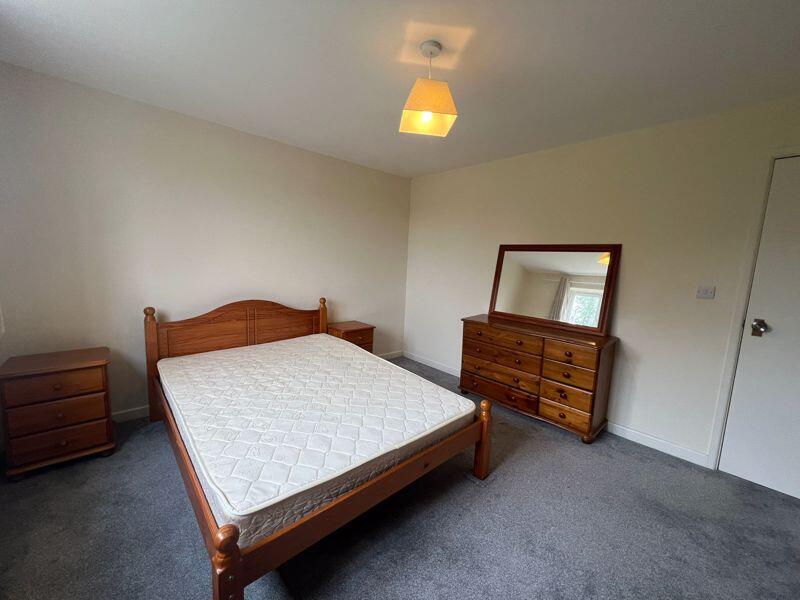5 bedroom detached house for rent