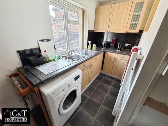 FIRST FLOOR KITCHEN