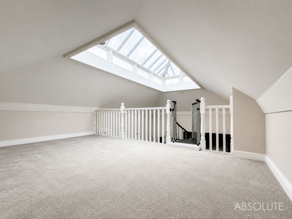 Apartment in Torquay, Torbay - View 2