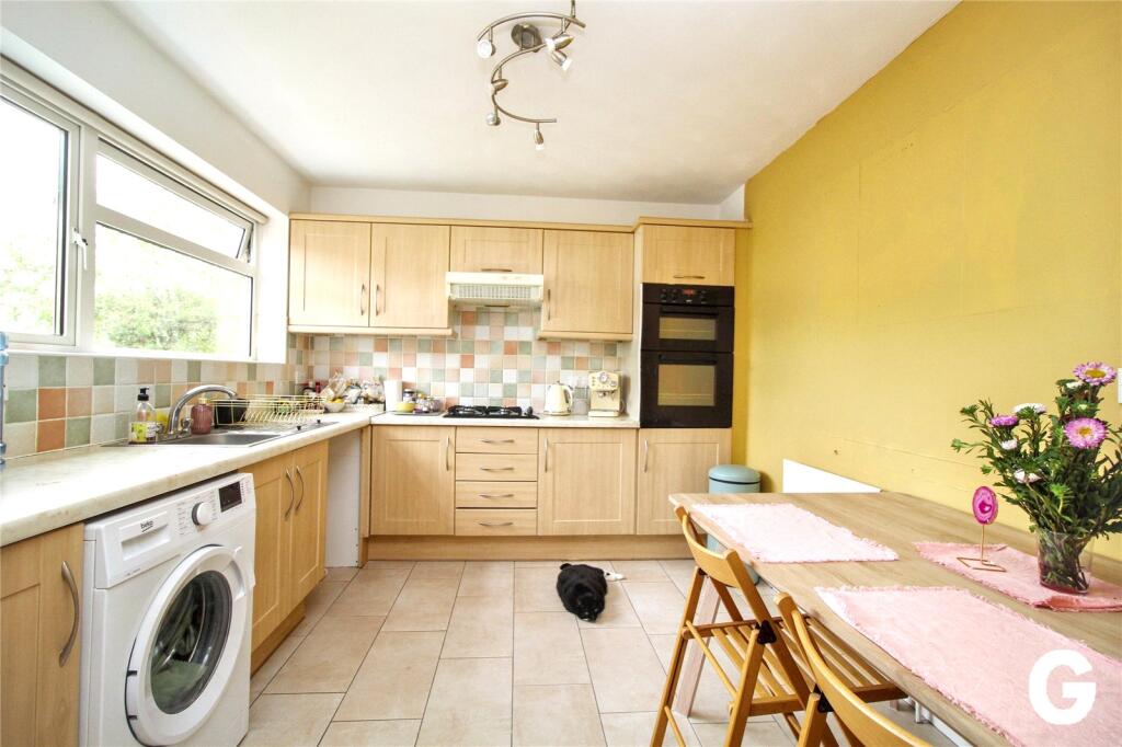 House in Ringwood - View 4