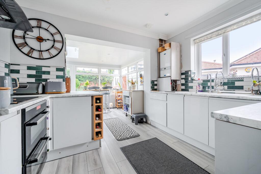 Bridorley Close, Pagham, Bognor Regis PO21 photo 3