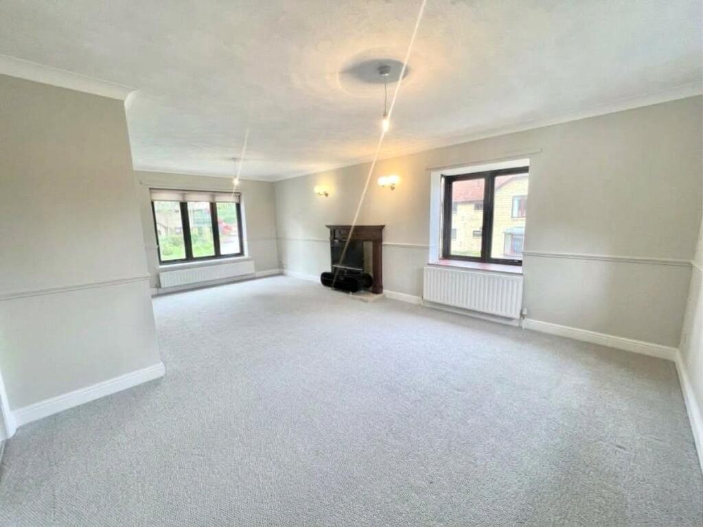 Apartment in Rotherham, Wickersley - More