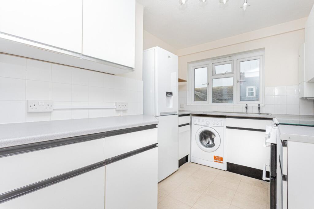 Apartment in Canterbury - View 4
