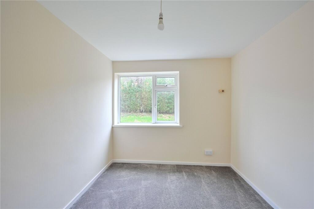 Embry Avenue, Stafford, Staffordshire, ST16 photo 4
