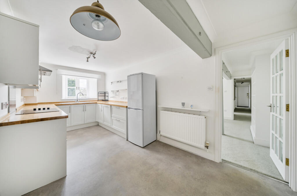 Lewis Lane, Cirencester, Gloucestershire, GL7 photo 4