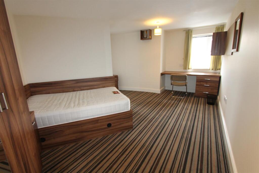 Apartment in Warwick, Sydenham, Royal Leamington Spa - View 5