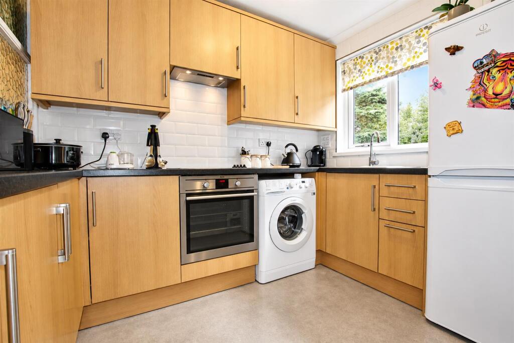 Brownhill Road, Chandler's Ford, Eastleigh photo 4