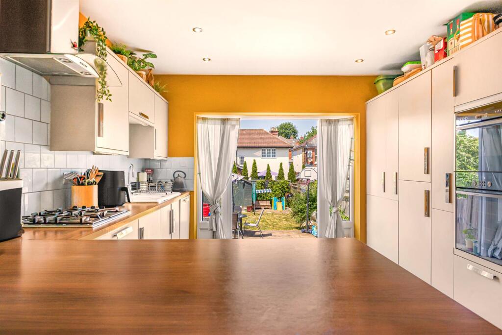 College Glen, Maidenhead, SL6 photo 4