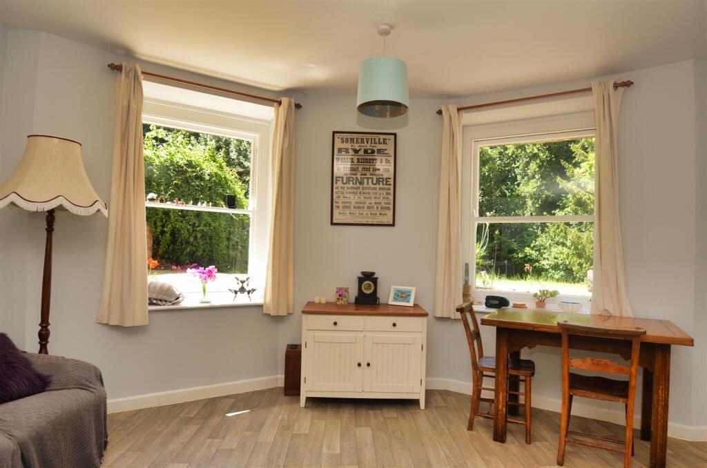 Apartment in Ryde, Elmfield - View 4