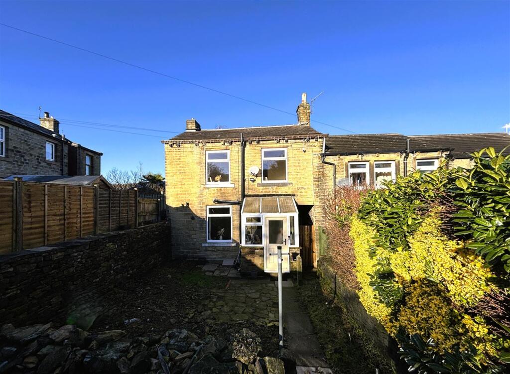 Main image of property: 17, Back Stoney Lane, Huddersfield, HD4 6HW