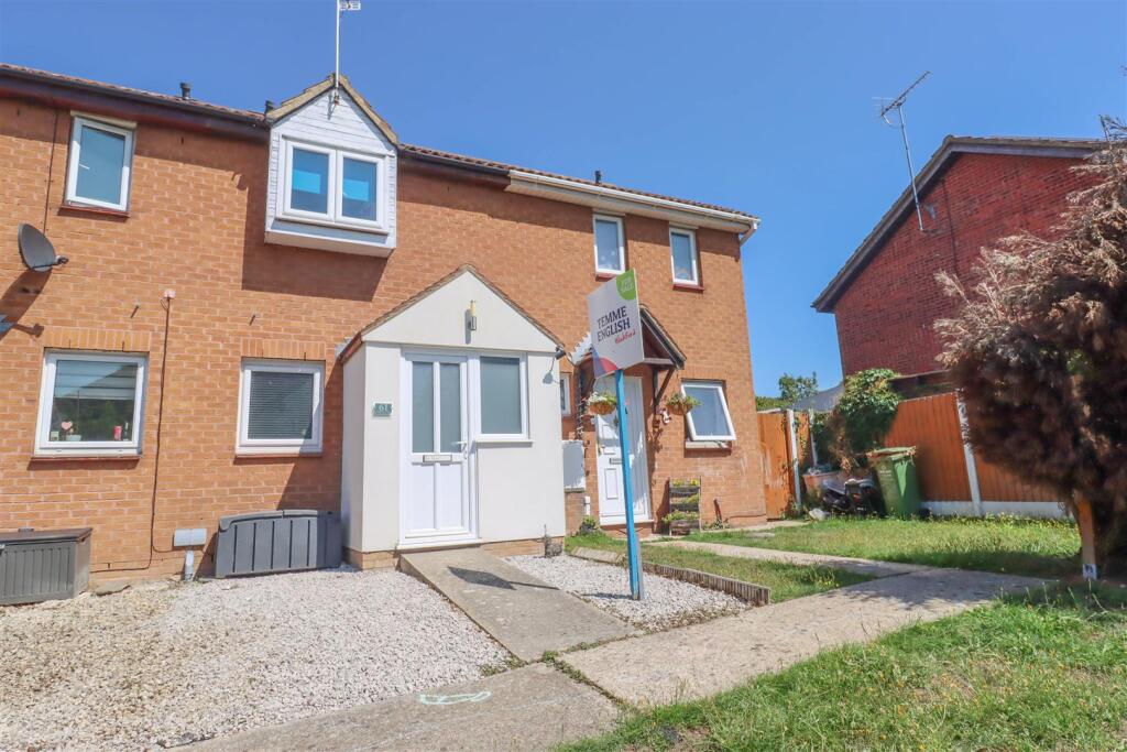 2-bed terraced on Horkesley Way, Wickford, £285,000