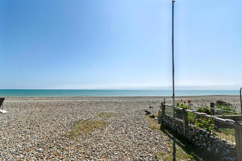 Pebble Road, Pevensey Bay, Pevensey – pohled 2