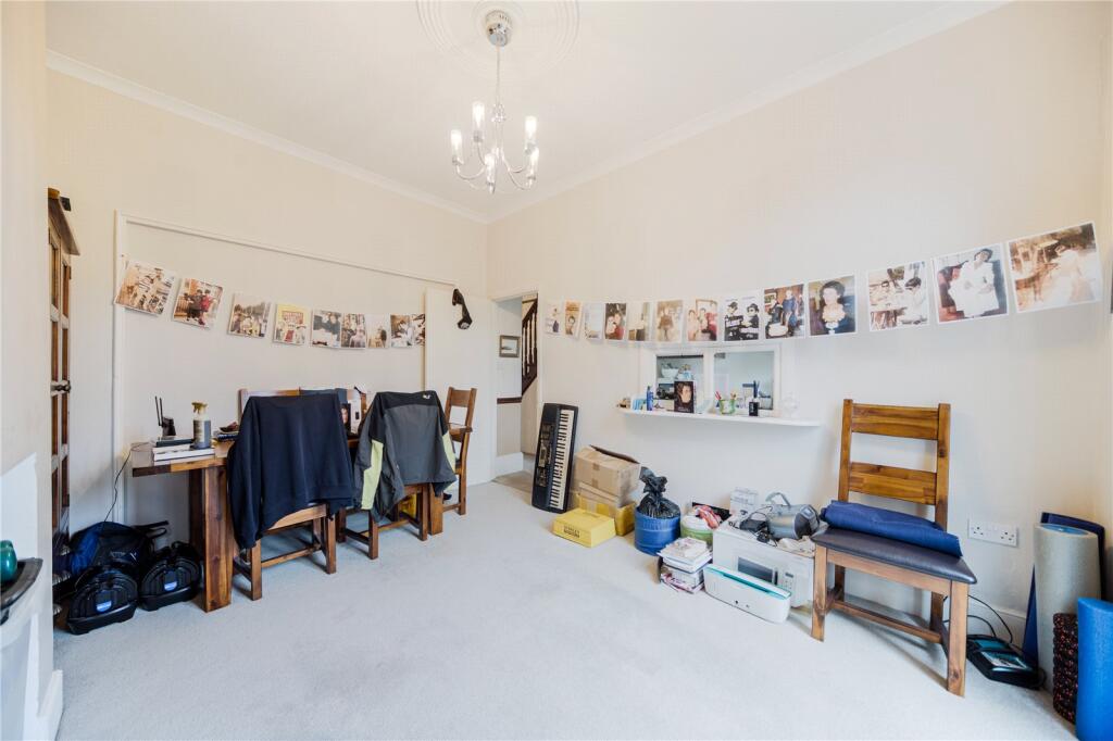 House in London - View 5