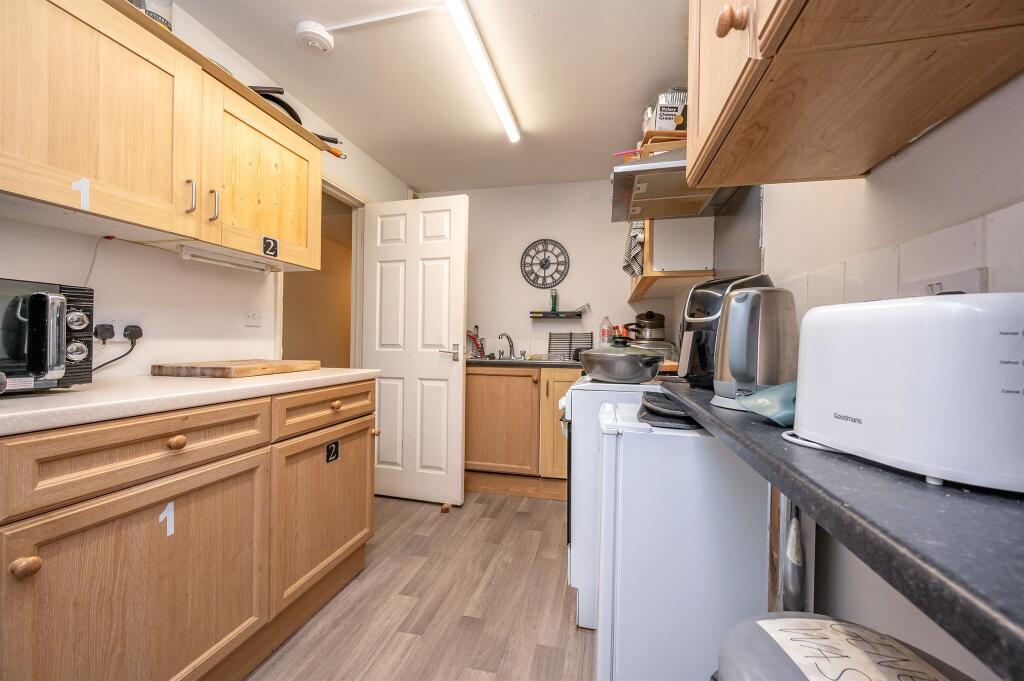 Apartment in Desborough, North Northamptonshire - View 3