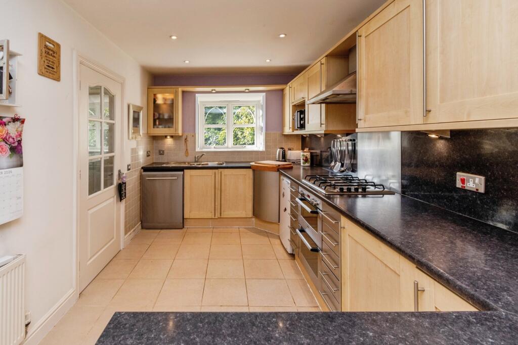 House in Lichfield, Burntwood - View 5