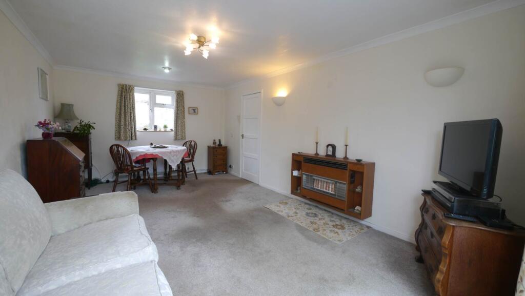 Chelwood Avenue, Hatfield photo 4