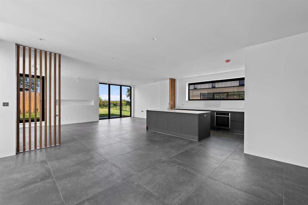 6B Kirk Hill, East Bridgford - More