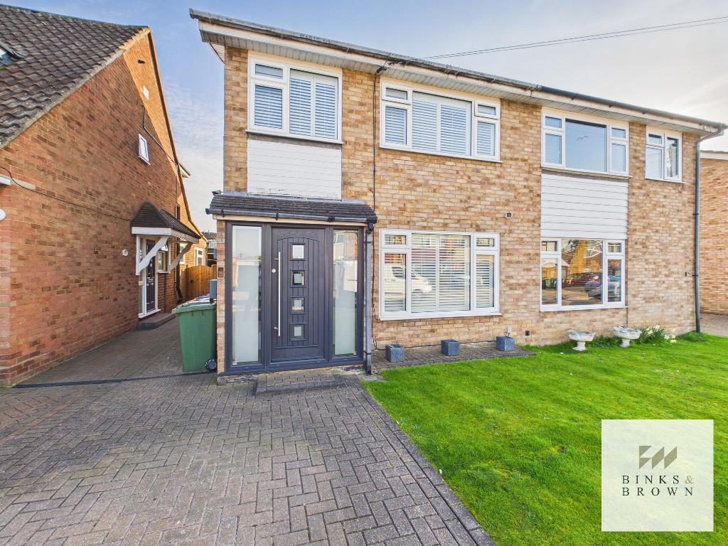 3-bed semi-detached on Gardner Avenue, Corringham, Essex, SS17 7SA, £375,000