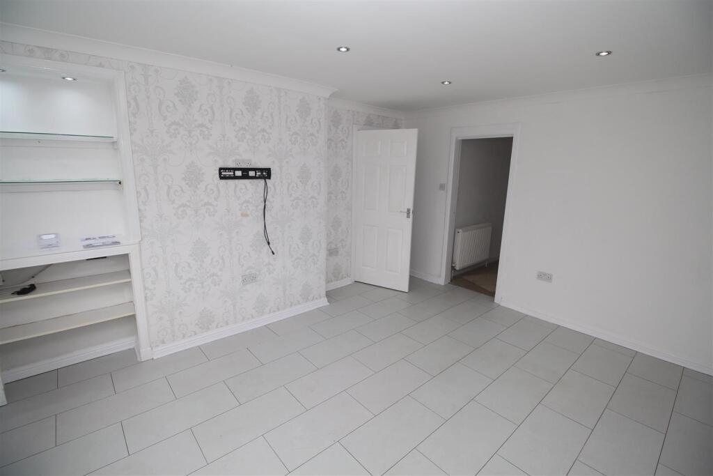 Apartment in Paisley, Inverclyde - View 5