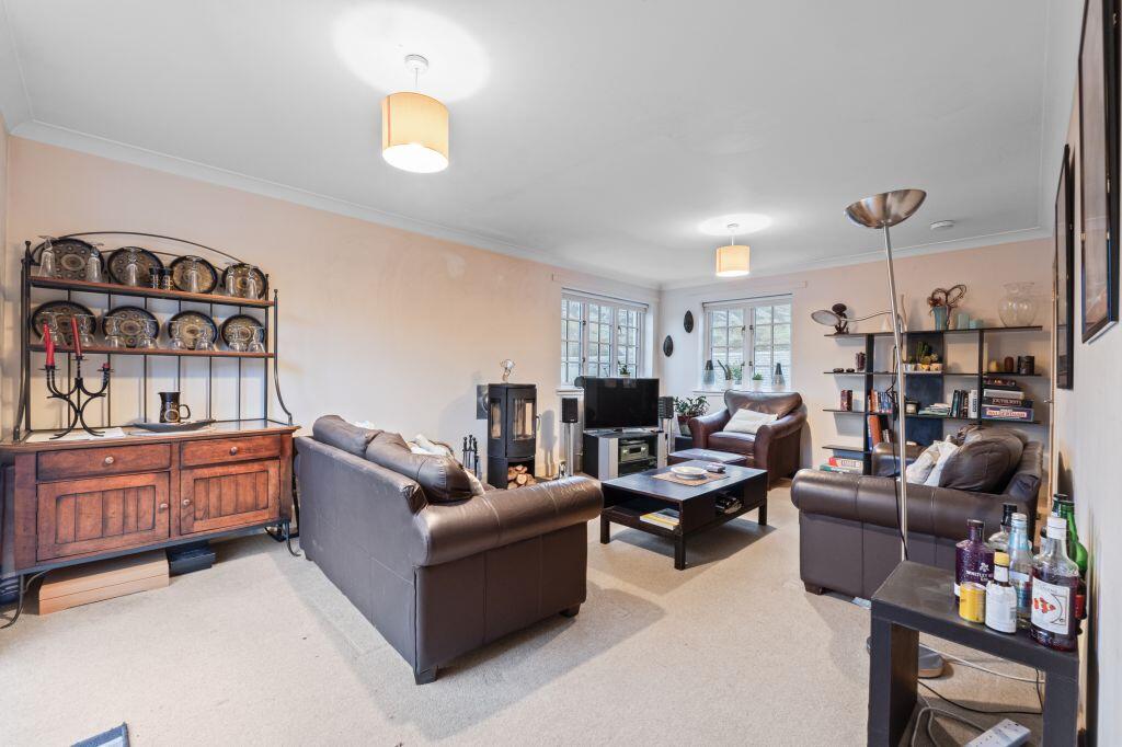 4 Castlehill Courtyard, Kirkton Manor, Peebles, EH45 9JN photo 2