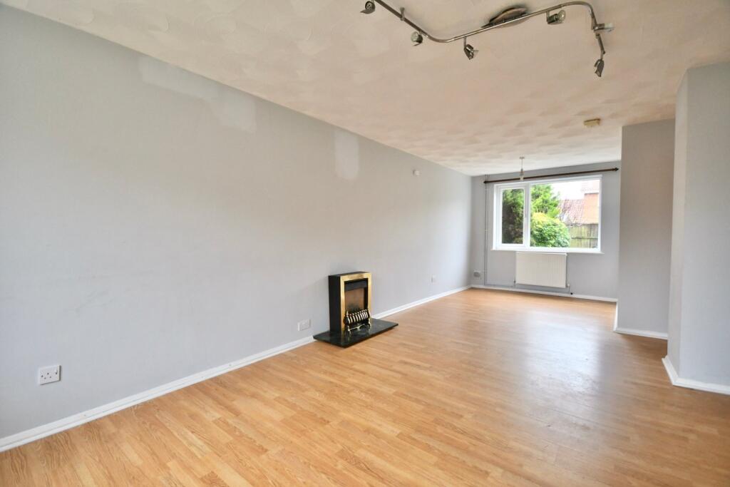 St Botolphs Close, South Wootton, King's Lynn, PE30 photo 3