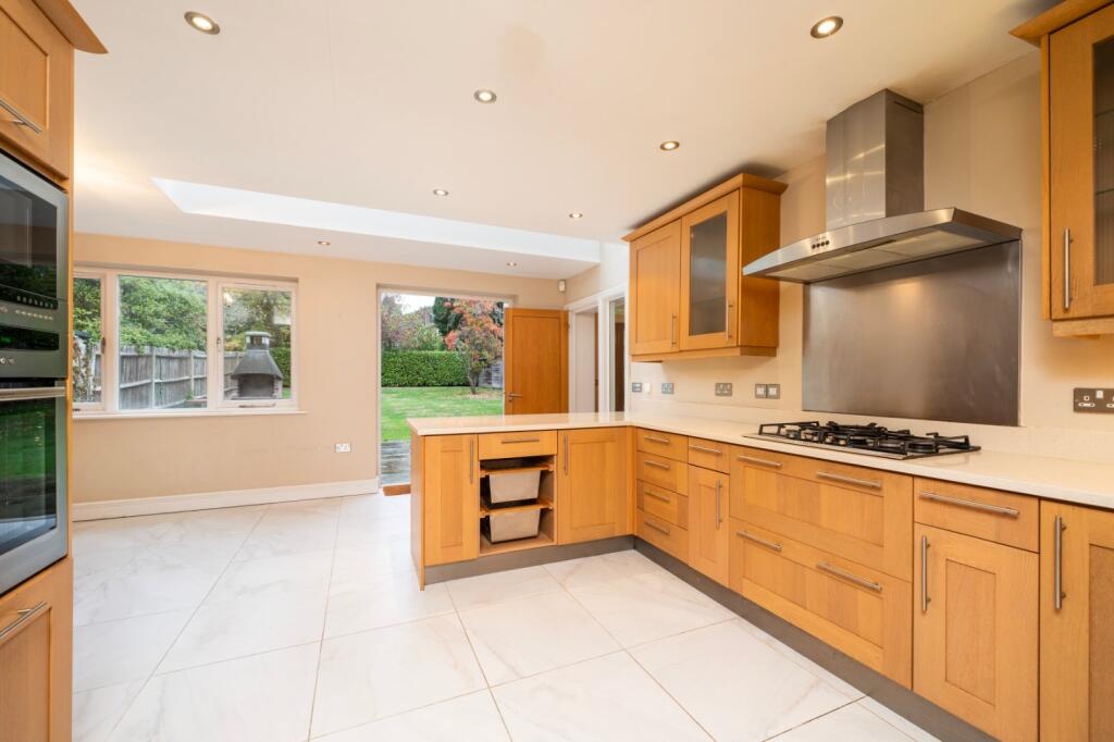 House in London, Copse Hill, Raynes Park - View 2