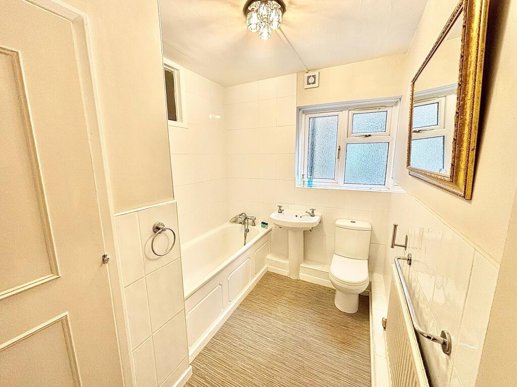 Apartment in London - View 3