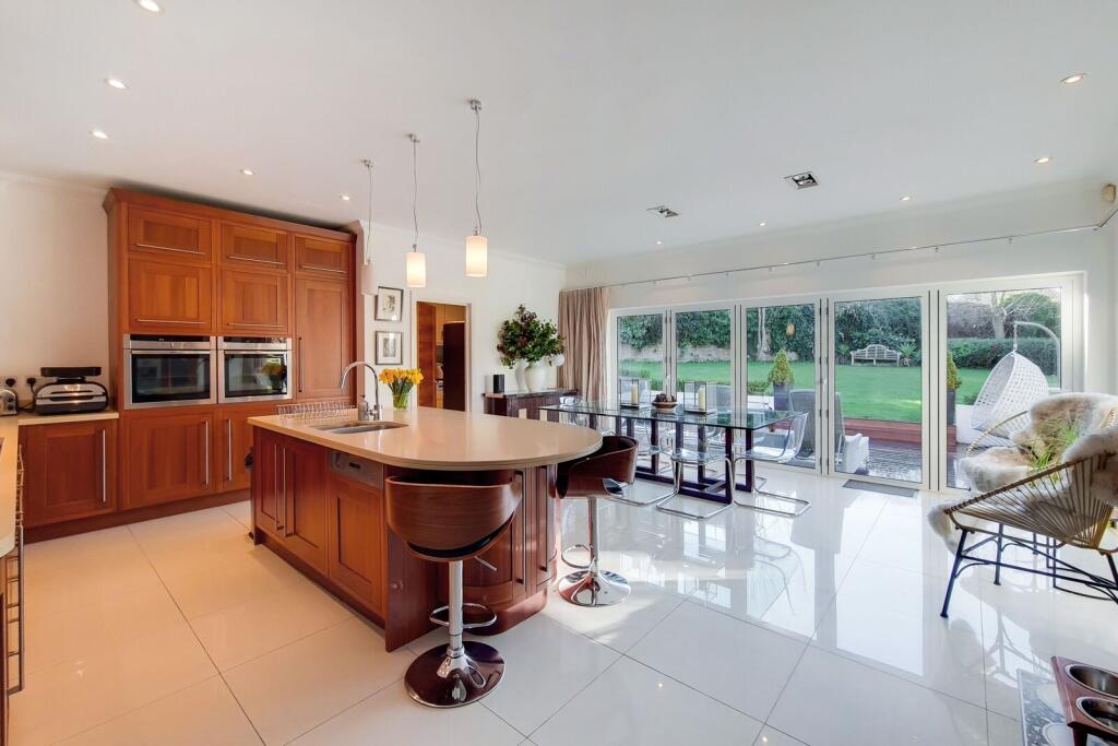 House in Kingston upon Thames - View 2