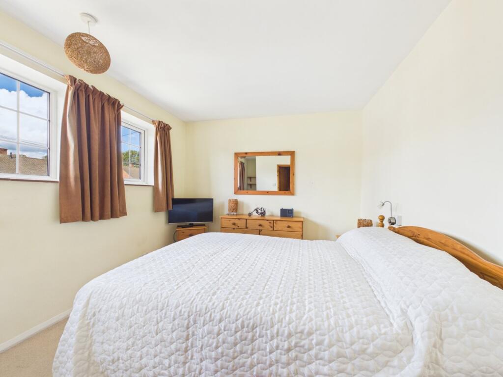 House in Slough - View 5