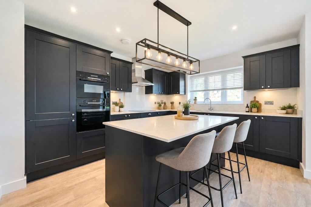 House in Reading, Swallowfield - View 2