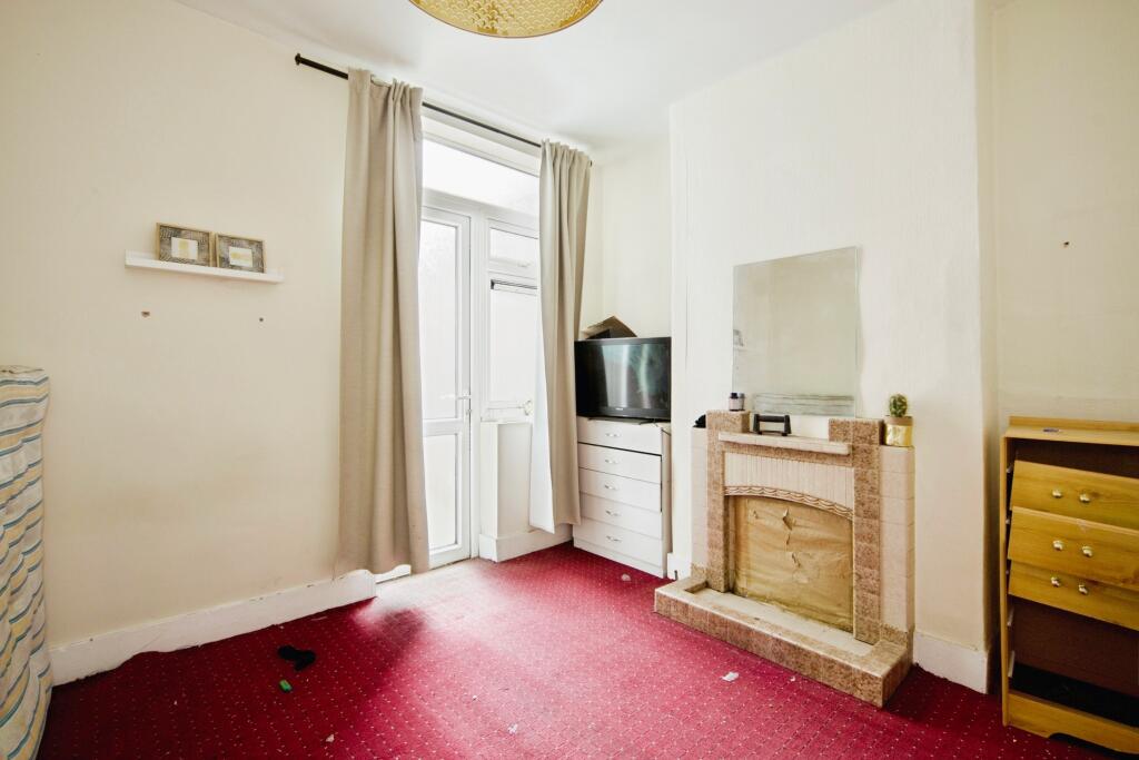 House in London, Walthamstow Village, Leyton - More