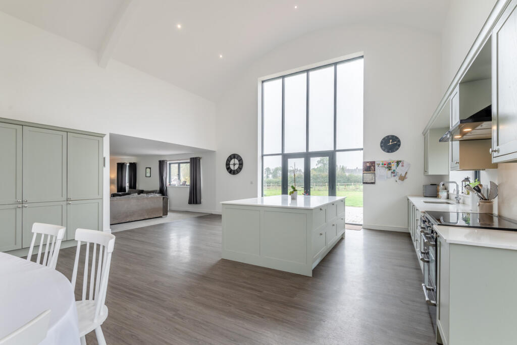 House in Rudgeway, Alveston - View 4