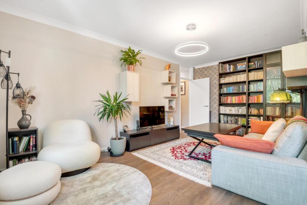 2-bed flat on Priory Road, South Hampstead, London, NW6, £575,000