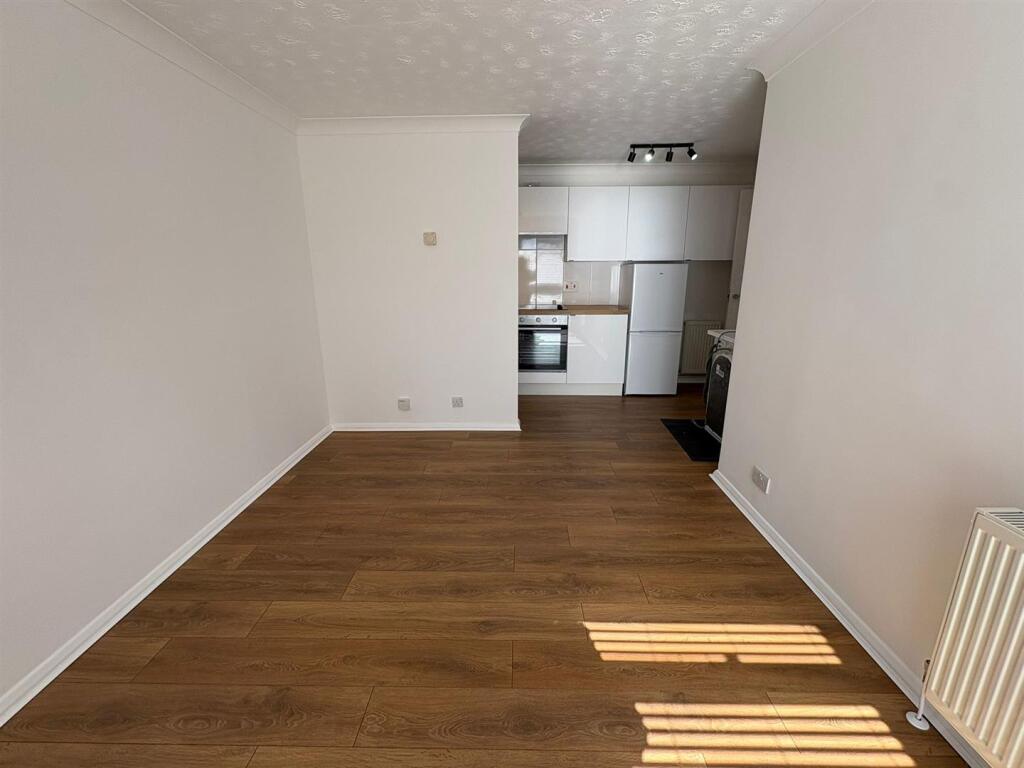 Additional image 4 of Newlands, Old Hertford Road, Hatfield