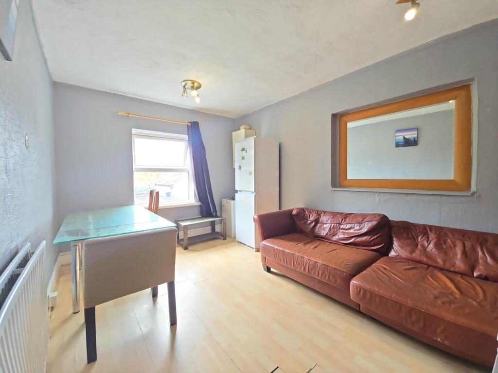 Main image of property: Cholmeley Road, Reading
