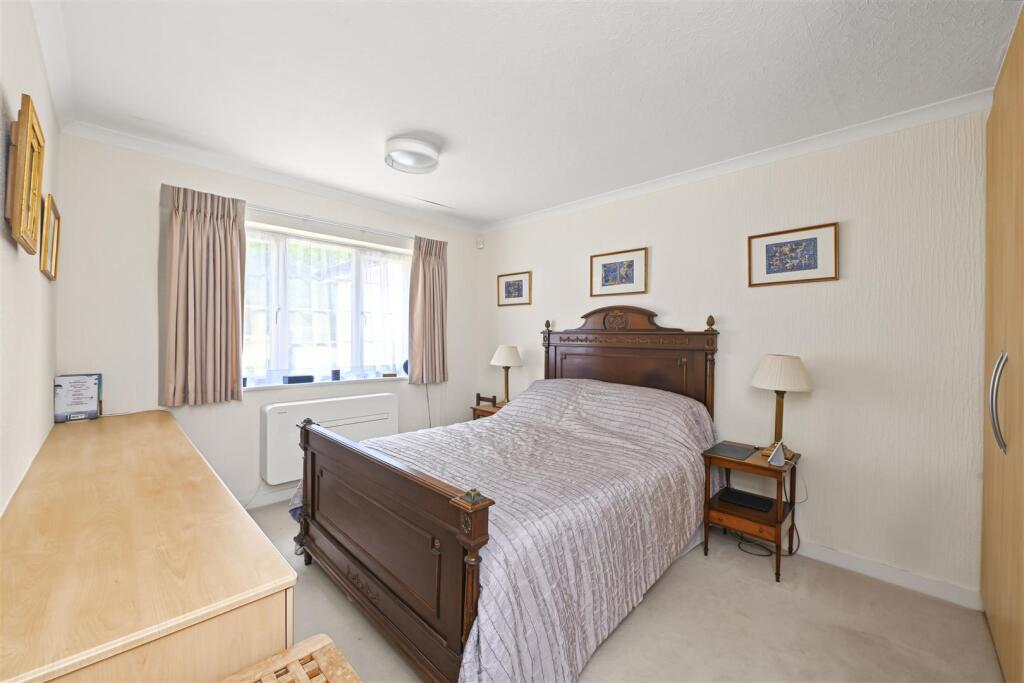 House in St Albans, West Common, Harpenden - View 4