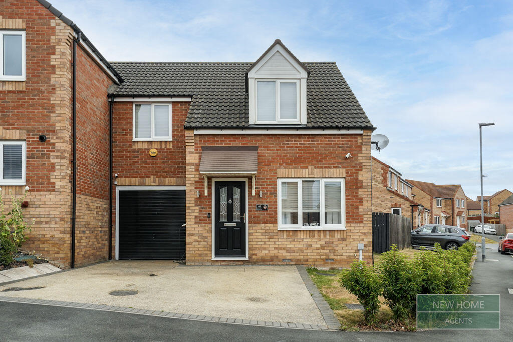 4-bed semi-detached on 44 Seaton Crescent, Knottingley, WF11 0HU, £215,000