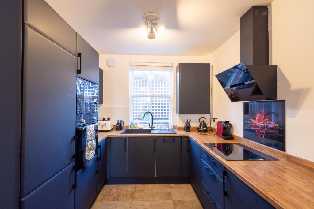 House in Leeds, Little Woodhouse, Hyde Park - View 5