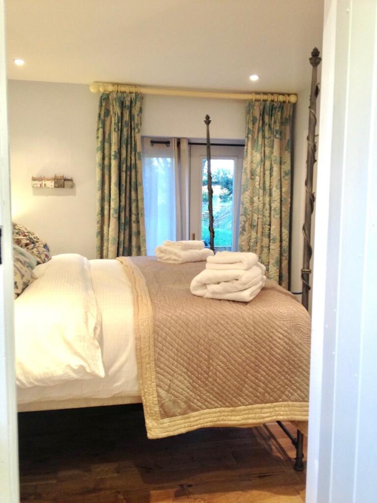 House in Exeter - View 3