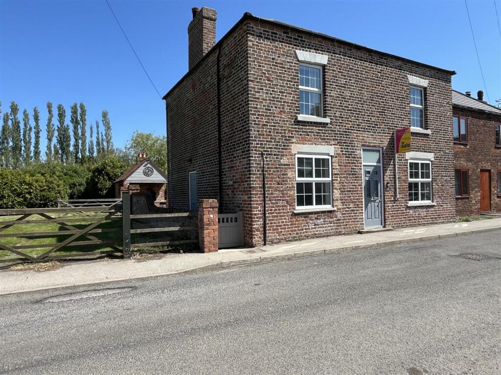 Main image of property: High Street, Luddington, Scunthorpe
