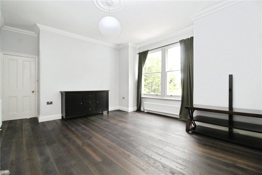 Apartment in Croydon - More