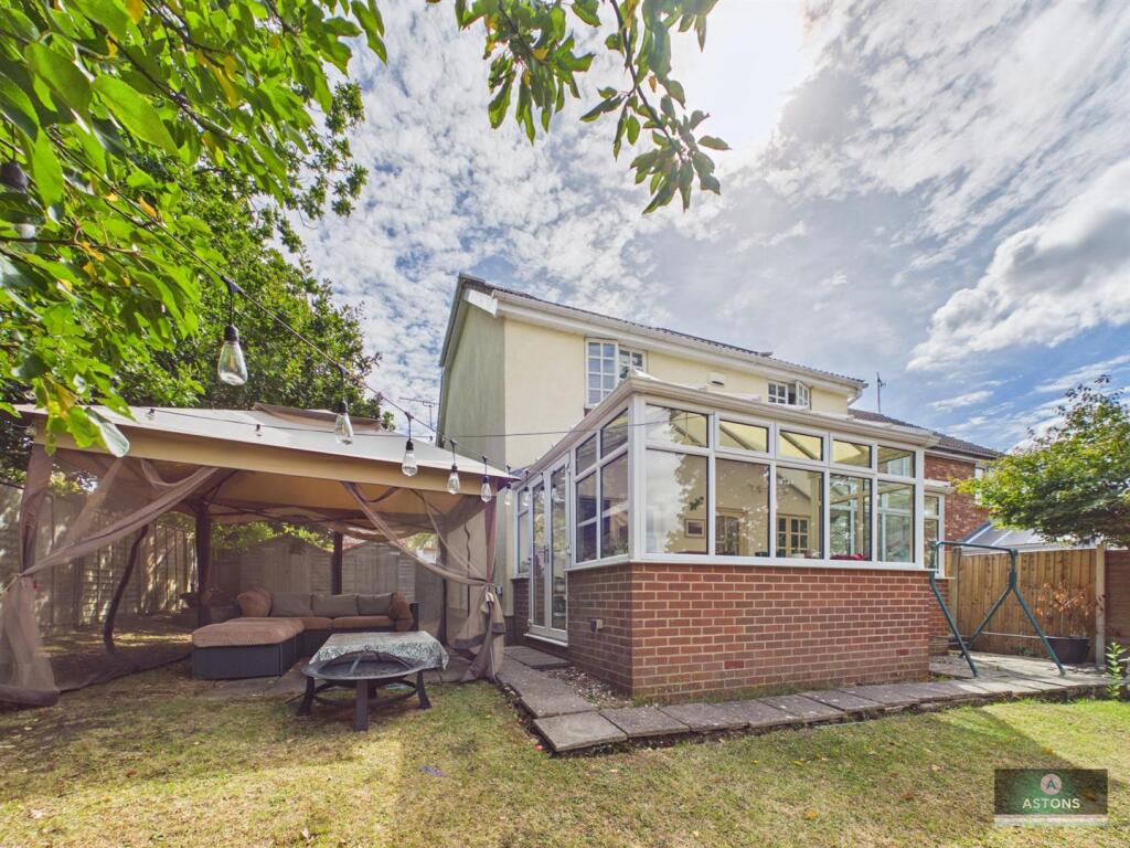 House in Redhill - View 5
