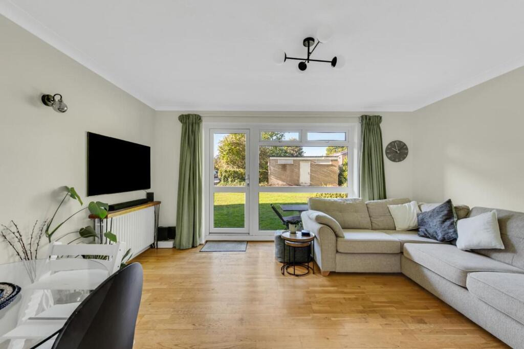 Main image of property: Oakdene Court, Walton-On-Thames, KT12